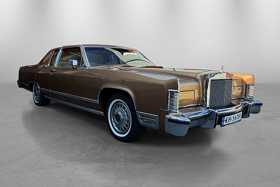 Lincoln Continental 12 of 30