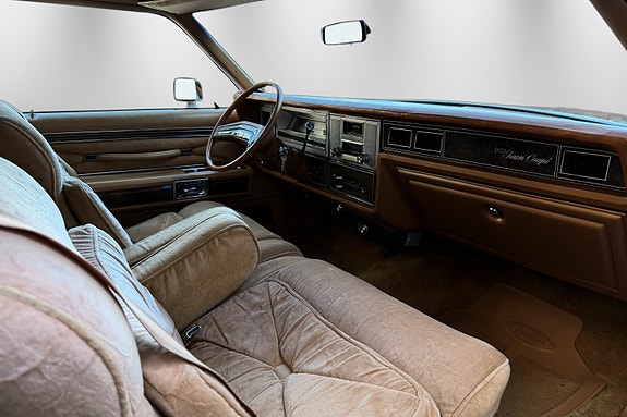 Lincoln Continental 16 of 30