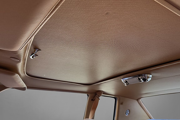 Lincoln Continental 29 of 30