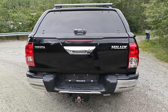 Toyota HiLux 12 of 30