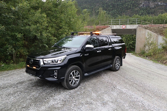 Toyota HiLux 18 of 30