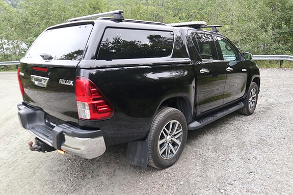 Toyota HiLux 20 of 30