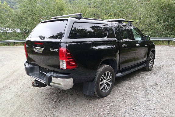 Toyota HiLux 11 of 30