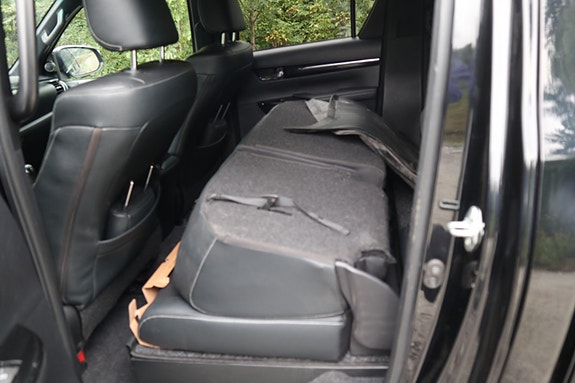 Toyota HiLux 24 of 30