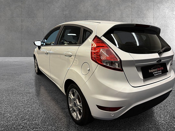 Ford Fiesta 11 of 30