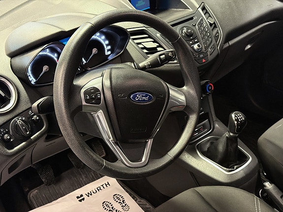 Ford Fiesta 16 of 30