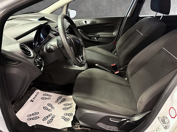 Ford Fiesta 15 of 30