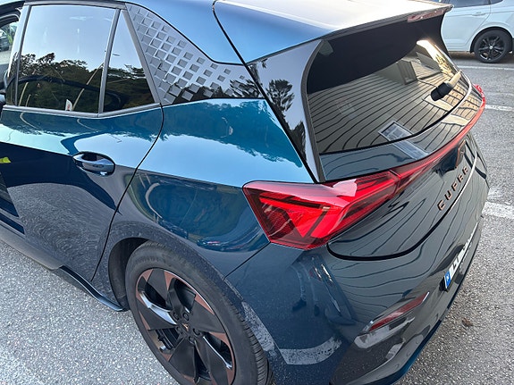 Cupra Born 6 of 8