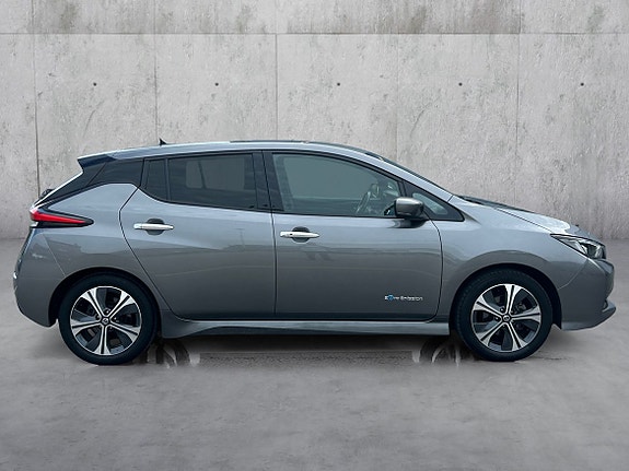 Nissan Leaf 6 of 30