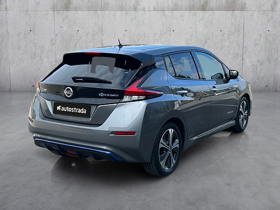 Nissan Leaf 5 of 30