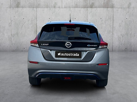 Nissan Leaf 4 of 30