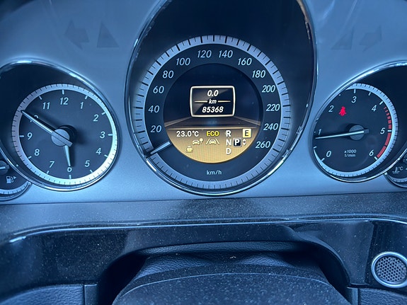 Mercedes-Benz E220 d 16 of 19