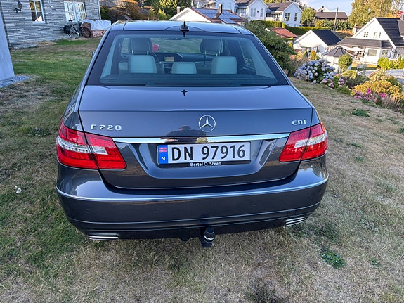 Mercedes-Benz E220 d 3 of 19