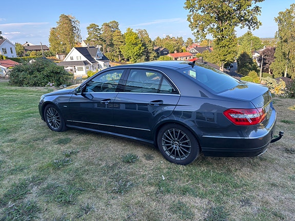 Mercedes-Benz E220 d 2 of 19