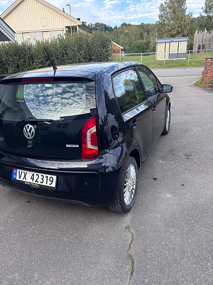 Volkswagen UP! 14 of 17