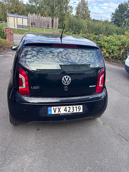 Volkswagen UP! 16 of 17
