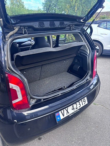 Volkswagen UP! 5 of 17