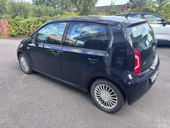 Volkswagen UP! 15 of 17