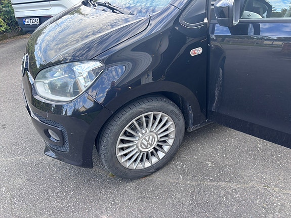 Volkswagen UP! 9 of 17