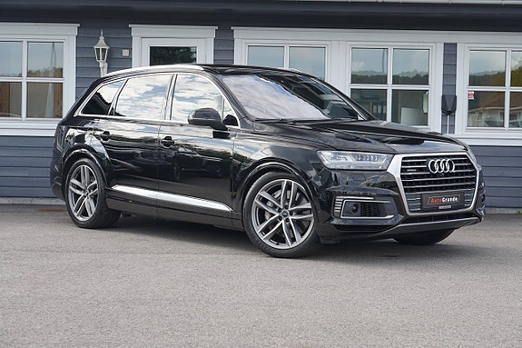Audi Q7 2 of 24