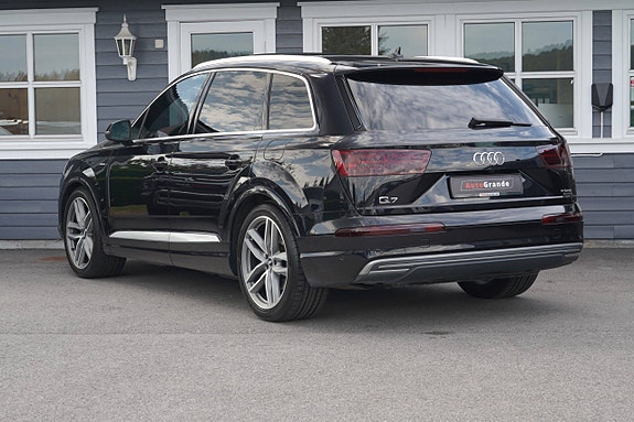 Audi Q7 6 of 24