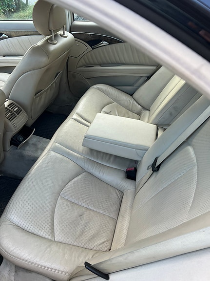 Mercedes-Benz E270 5 of 6