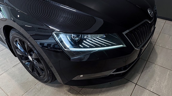 Skoda Superb 17 of 30