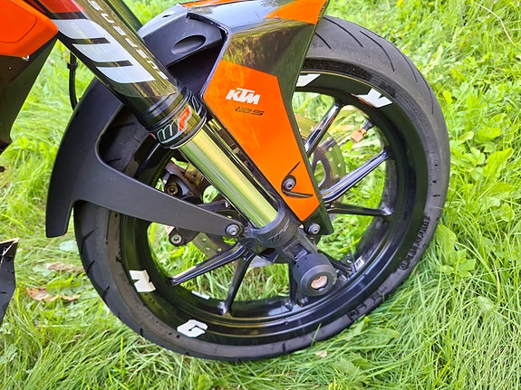 KTM 125 Duke 11 of 21