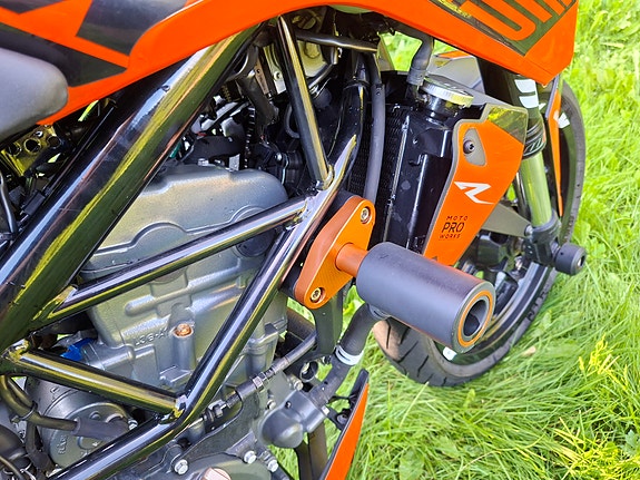 KTM 125 Duke 9 of 21