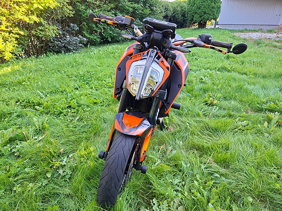 KTM 125 Duke 16 of 21