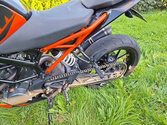 KTM 125 Duke 14 of 21