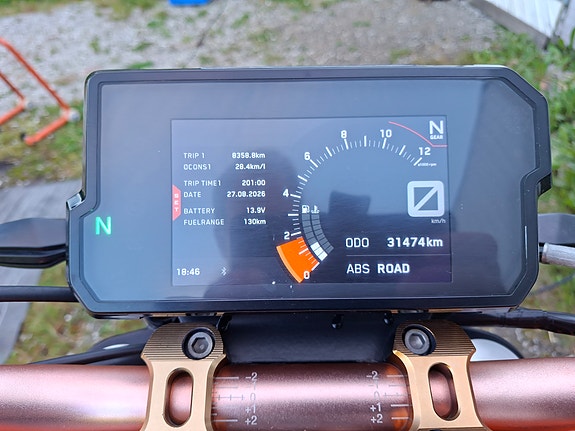 KTM 125 Duke 17 of 21