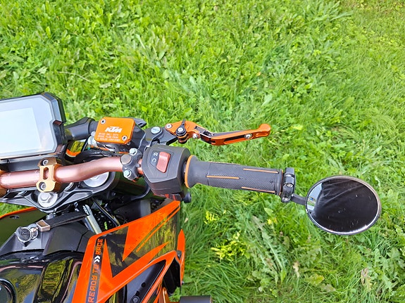 KTM 125 Duke 10 of 21