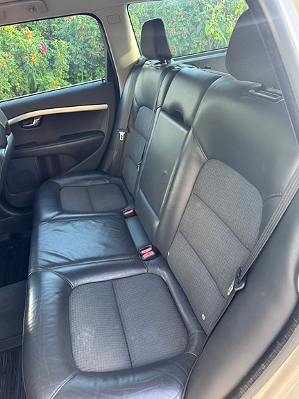 Volvo V70 11 of 21