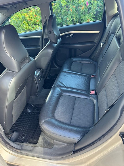 Volvo V70 10 of 21