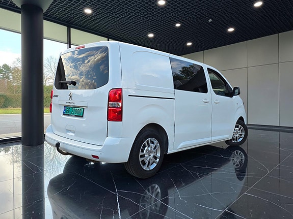 Peugeot e-Expert 8 of 30