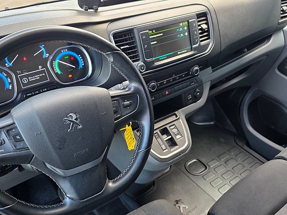 Peugeot e-Expert 21 of 30