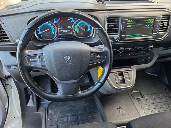Peugeot e-Expert 18 of 30