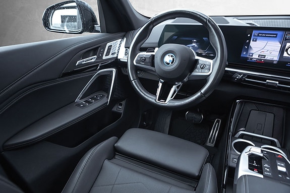 BMW iX1 27 of 30