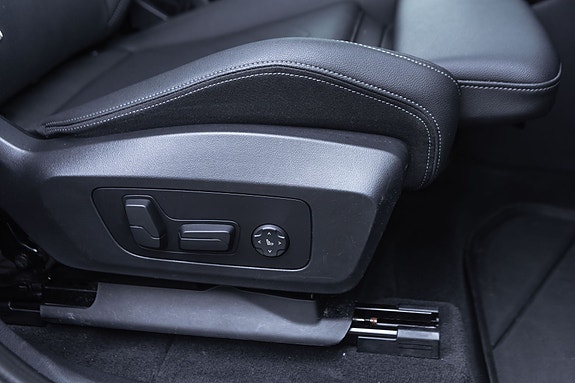 BMW iX1 30 of 30