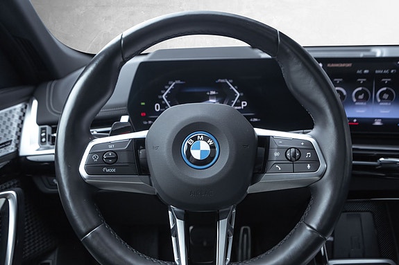 BMW iX1 10 of 30