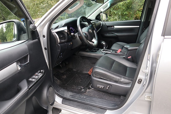 Toyota HiLux 21 of 26