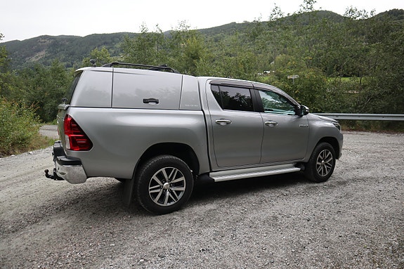 Toyota HiLux 7 of 26