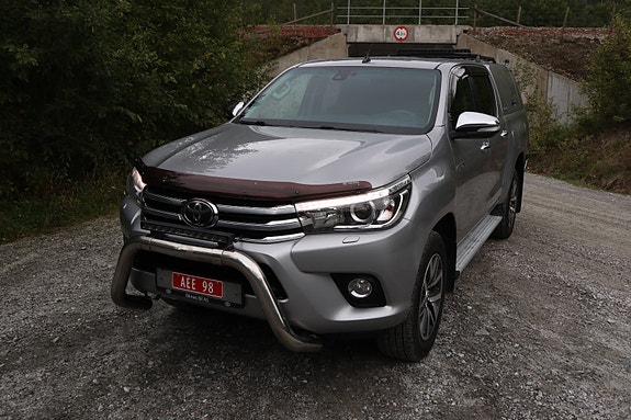 Toyota HiLux 13 of 26