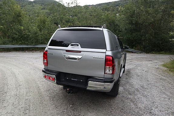 Toyota HiLux 8 of 26