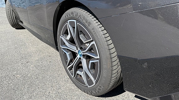 BMW iX 30 of 30