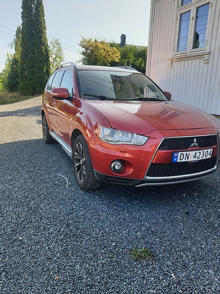 Mitsubishi Outlander 3 of 11