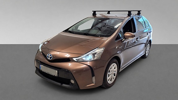 Toyota Prius+ Seven 3 of 26