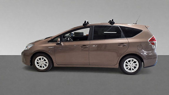 Toyota Prius+ Seven 4 of 26