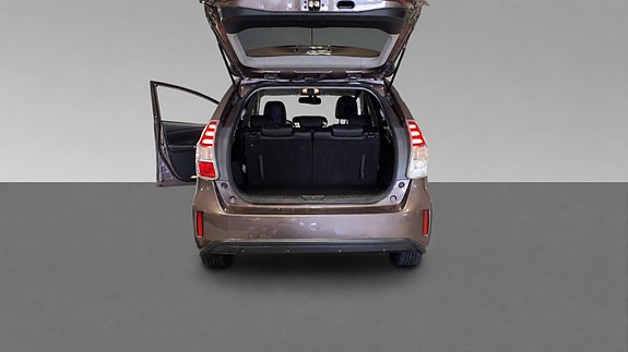 Toyota Prius+ Seven 9 of 26